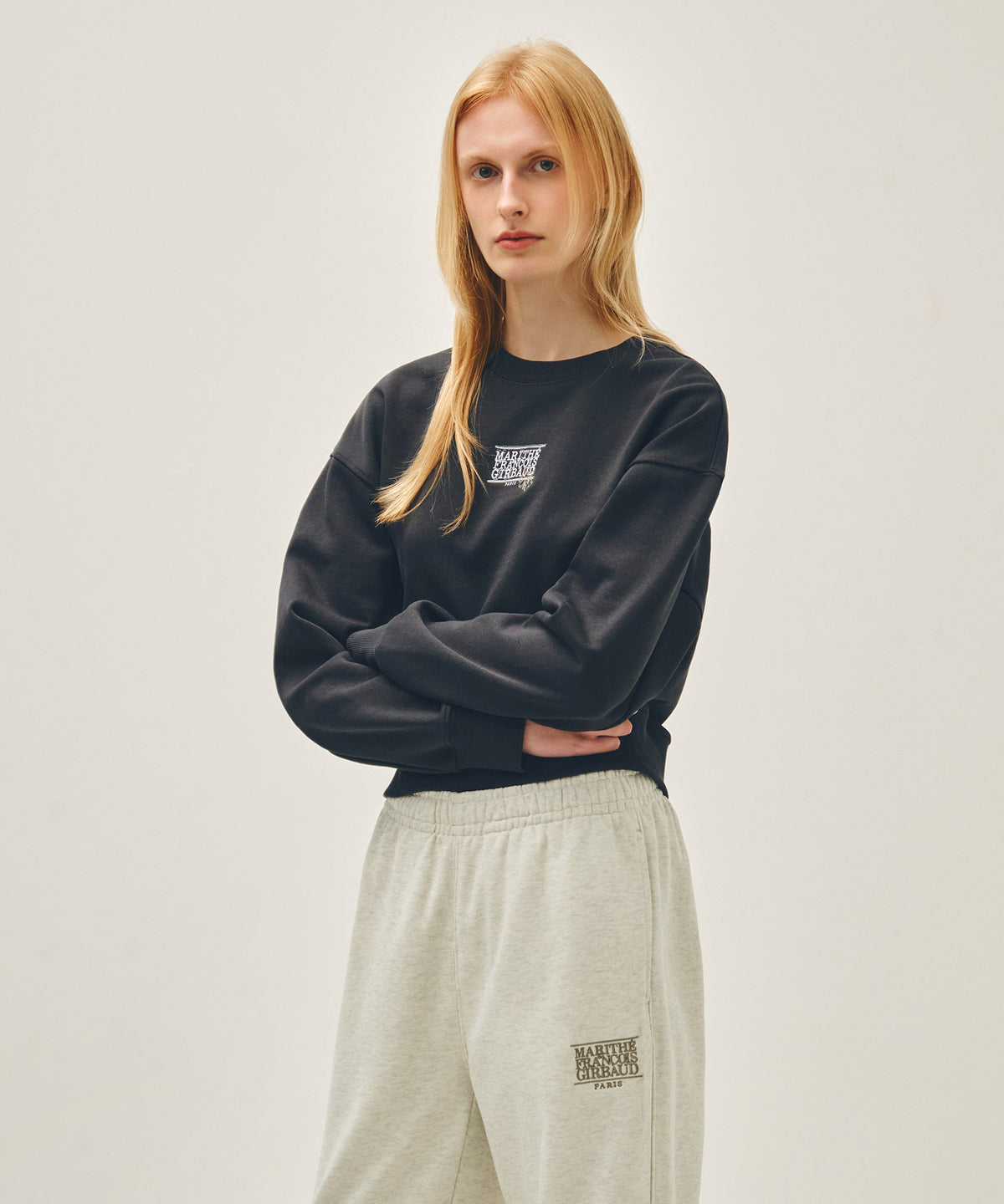 W FLOWER CLASSIC LOGO CROP SWEATSHIRT charcoal