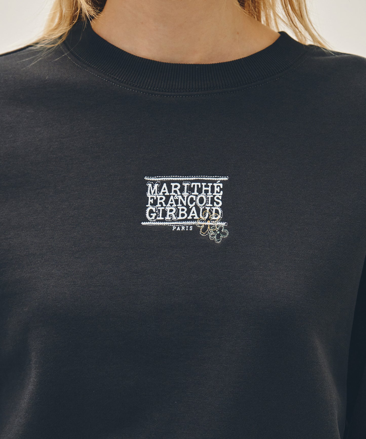 W FLOWER CLASSIC LOGO CROP SWEATSHIRT charcoal