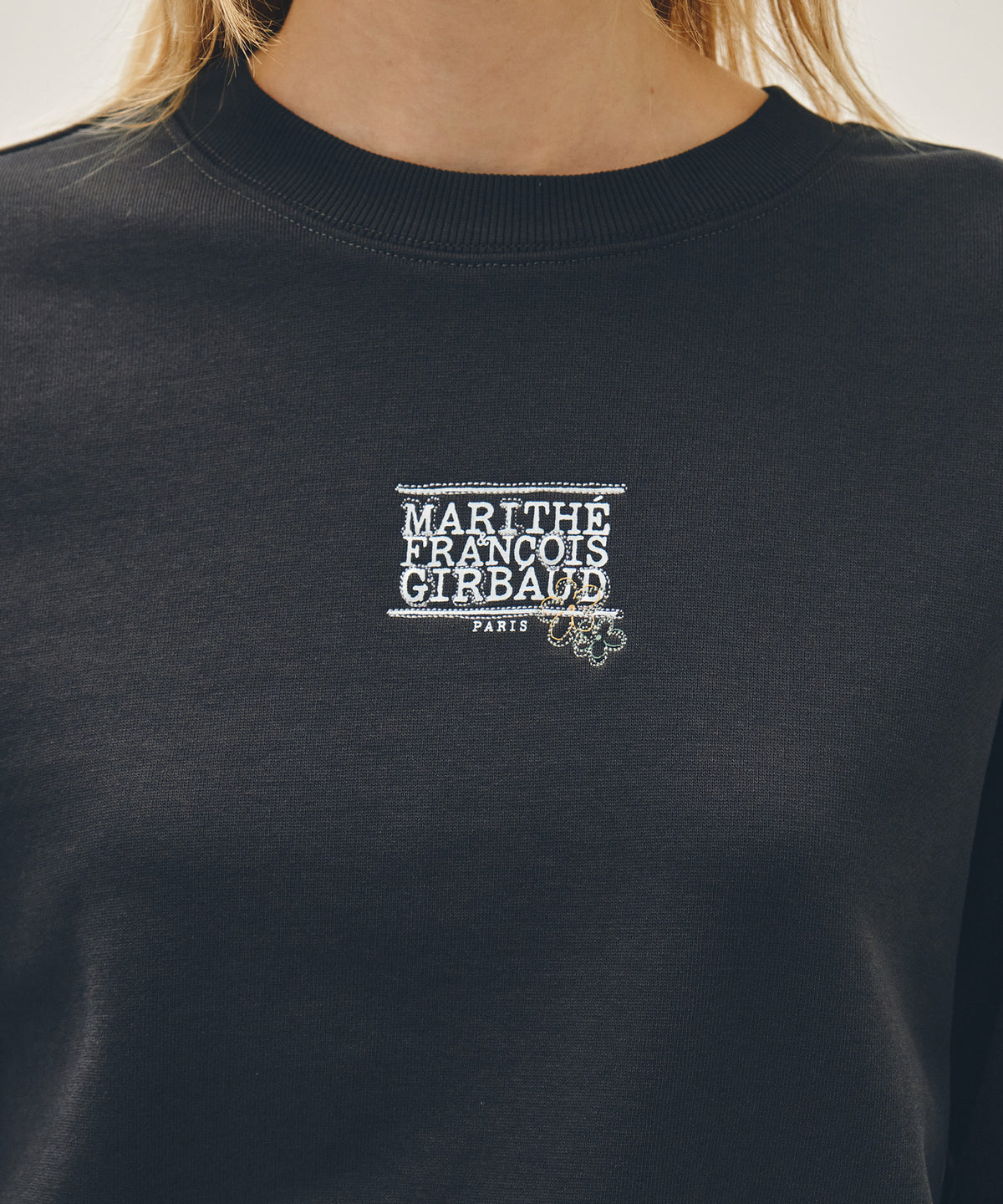 W FLOWER CLASSIC LOGO CROP SWEATSHIRT charcoal