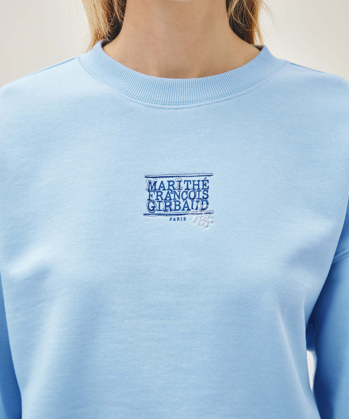 W FLOWER CLASSIC LOGO CROP SWEATSHIRT sky blue