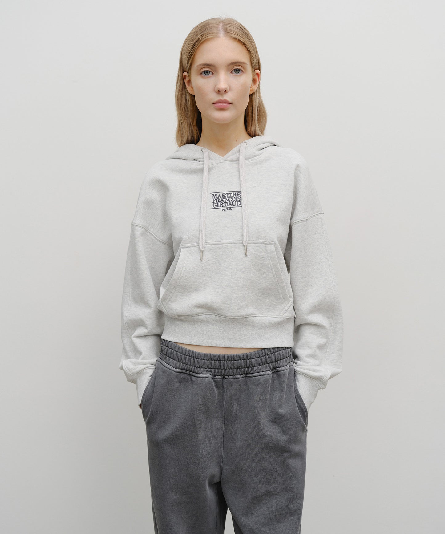 W SMALL CLASSIC LOGO CROP HOODIE light heather gray