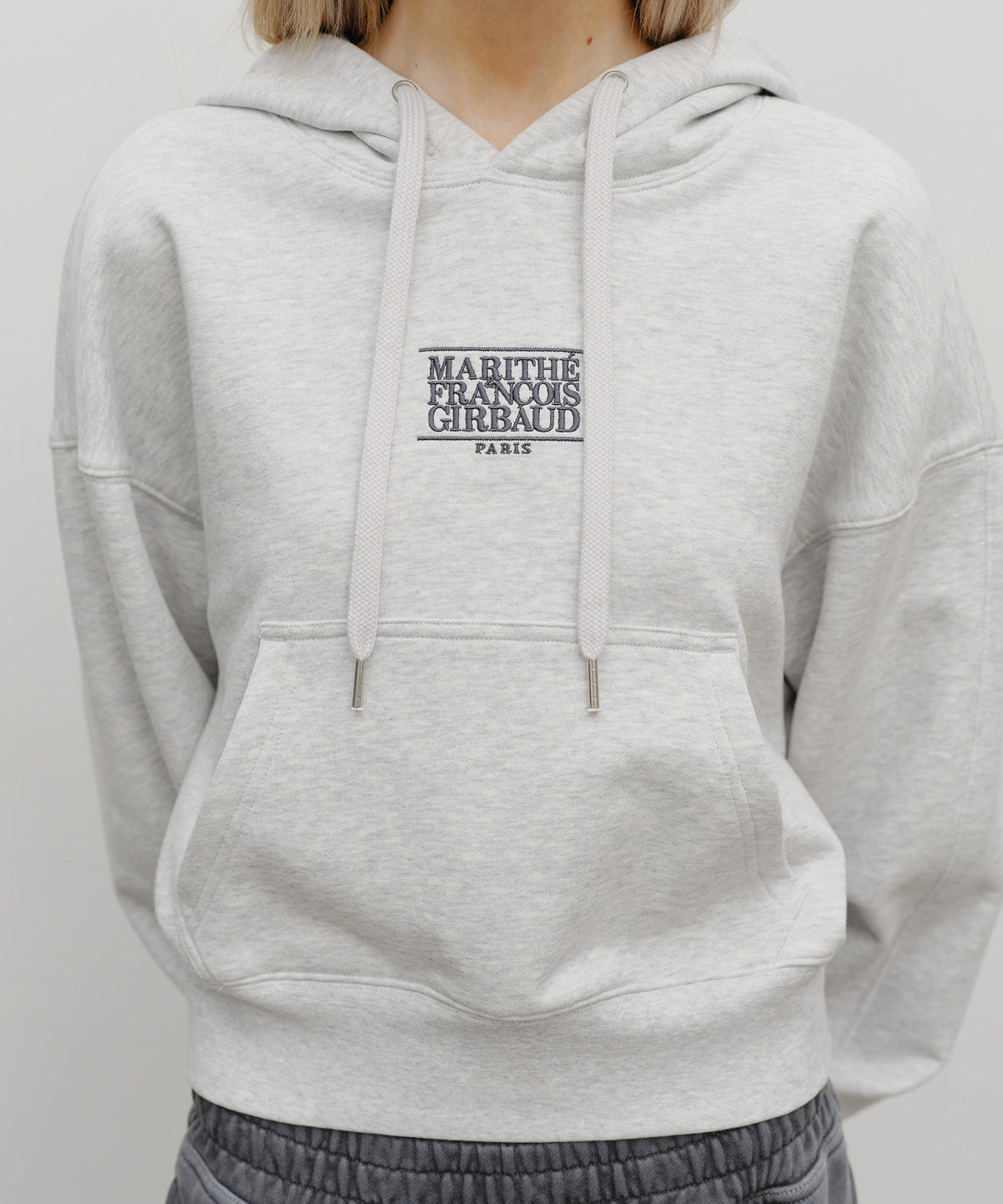 W SMALL CLASSIC LOGO CROP HOODIE light heather gray