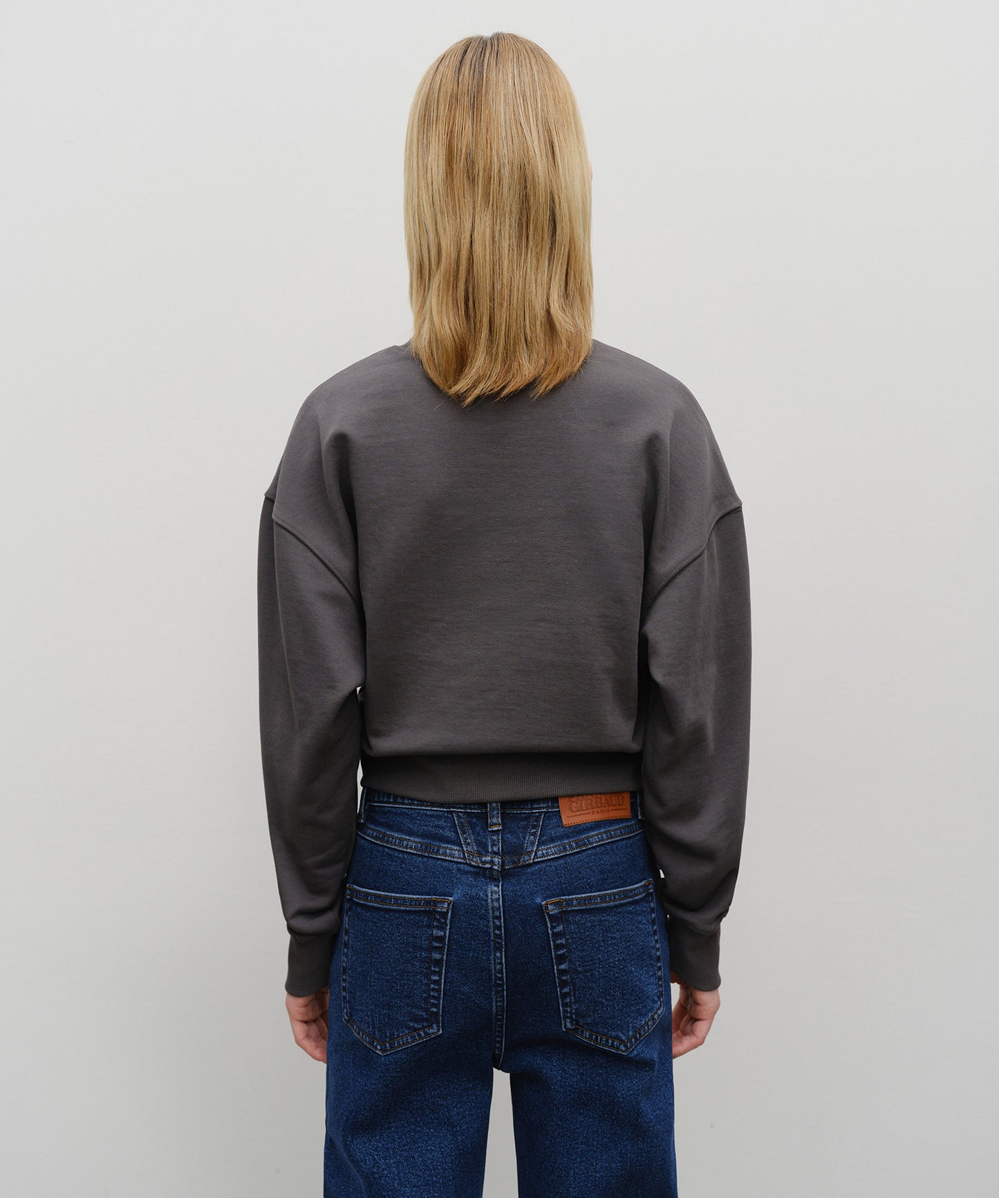W SMALL CLASSIC LOGO CROP SWEATSHIRT charcoal