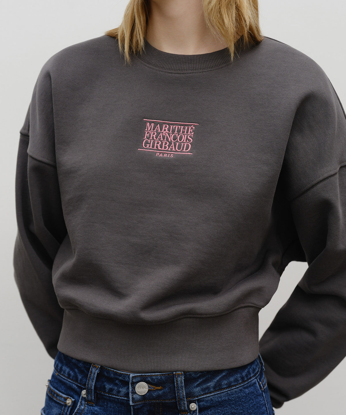 W SMALL CLASSIC LOGO CROP SWEATSHIRT charcoal