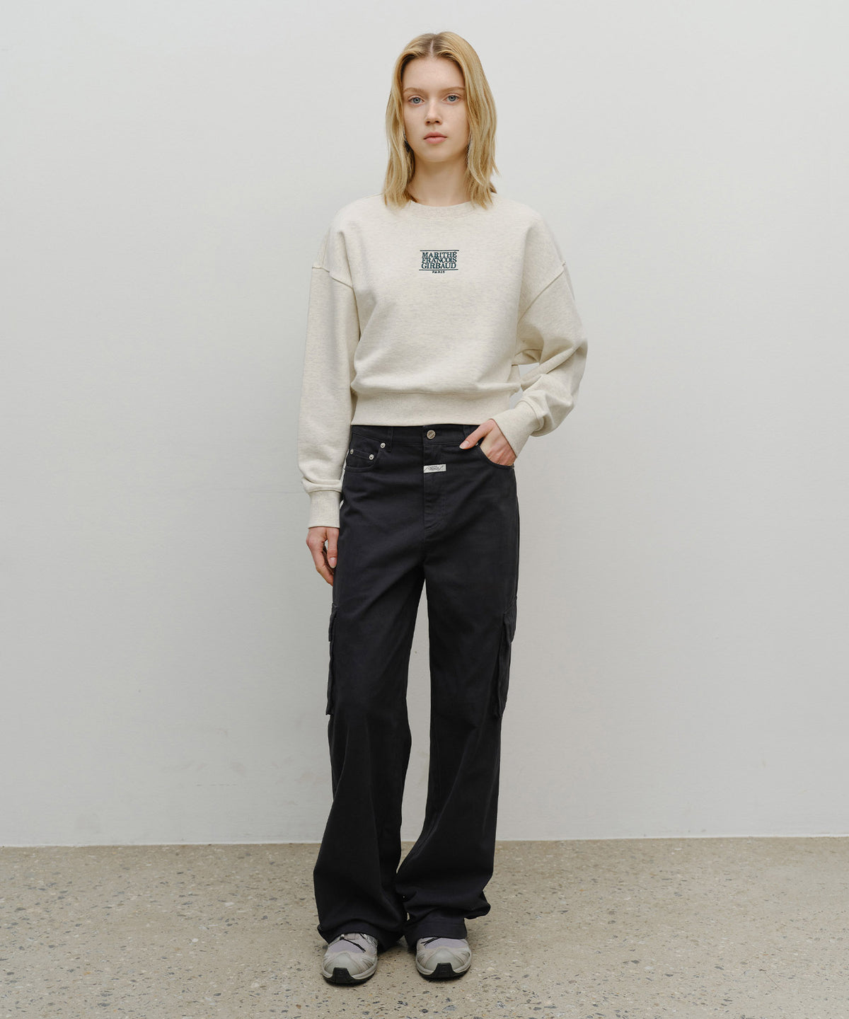 W SMALL CLASSIC LOGO CROP SWEATSHIRT oatmeal