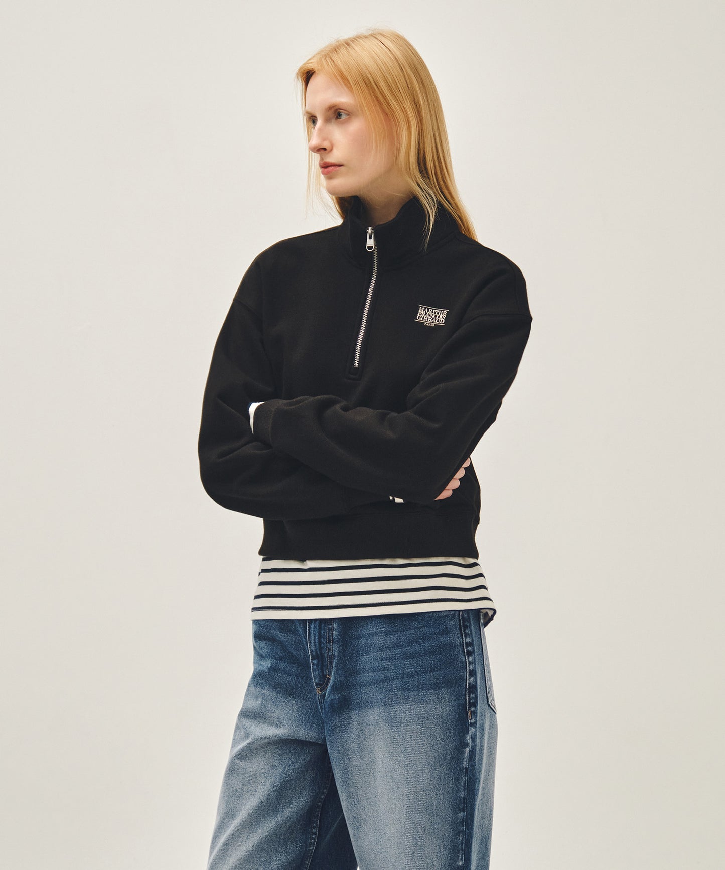 W SMALL CLASSIC LOGO HALF ZIPUP CROP SWEATSHIRT black