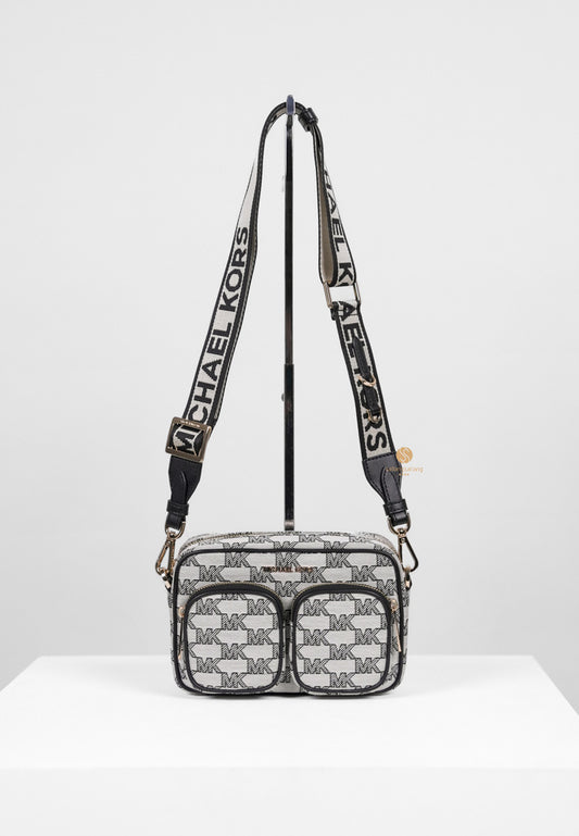[DEFECT SALE 328] Jet Set Medium Pocket Crossbody With Attachments Black Multi