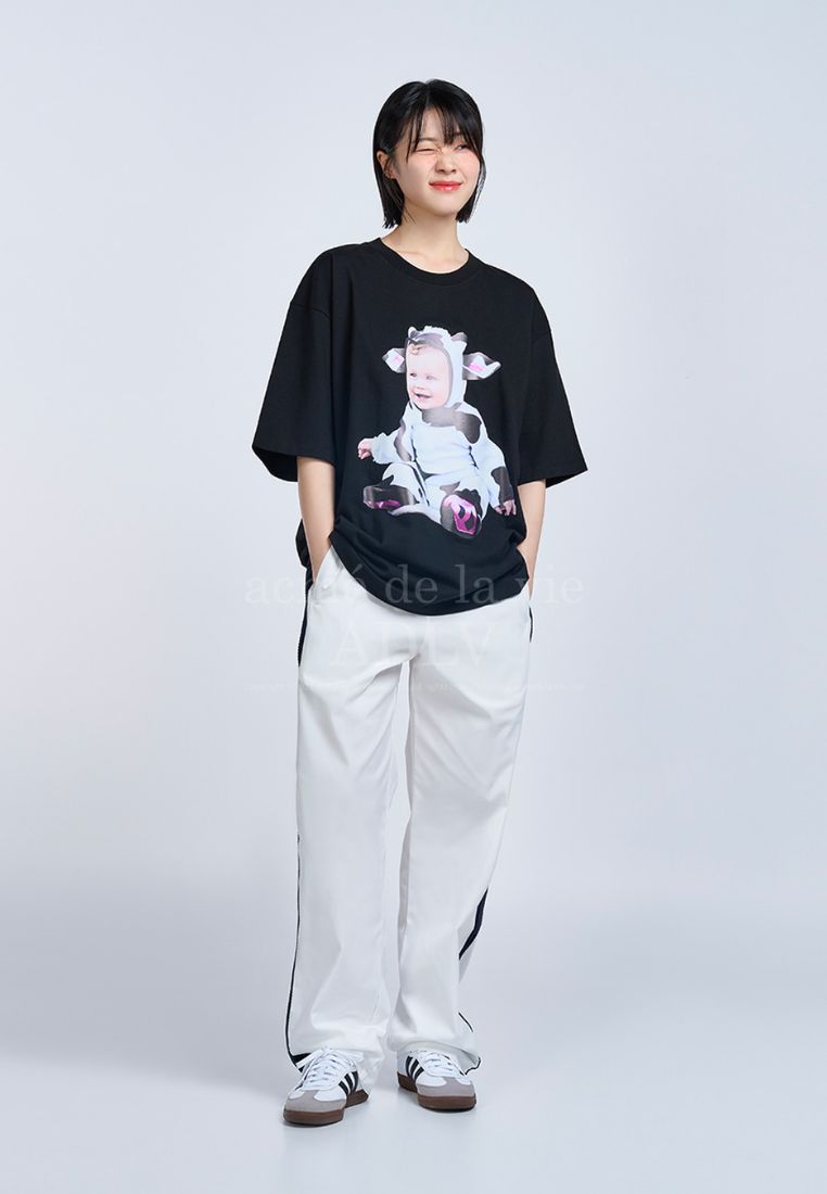 Baby Face Milk Cow Doll Short Sleeve T-Shirt Black