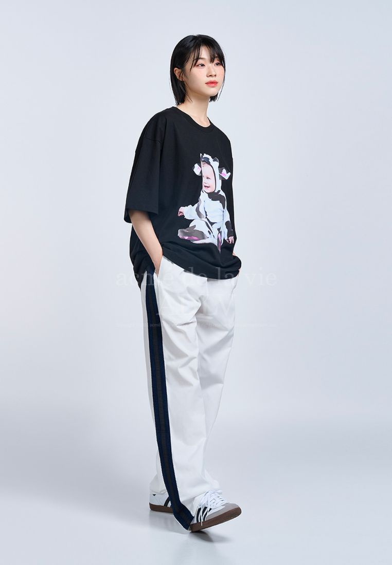 Baby Face Milk Cow Doll Short Sleeve T-Shirt Black