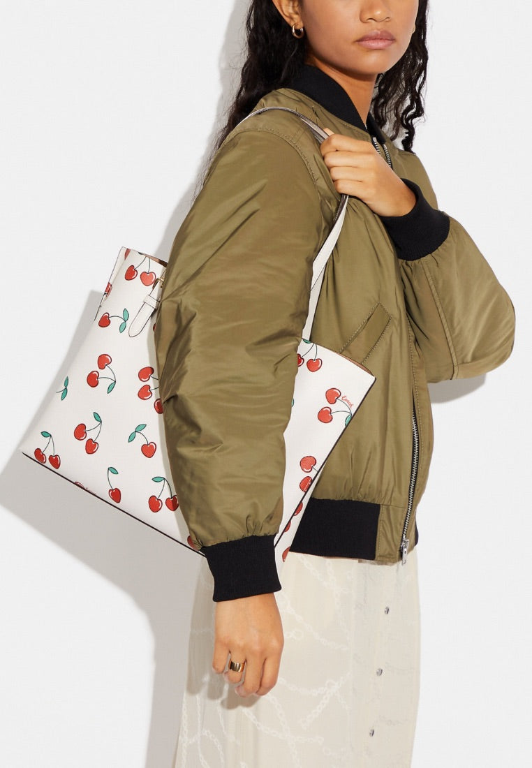 Mollie Tote With Heart Cherry Print Chalk Multi