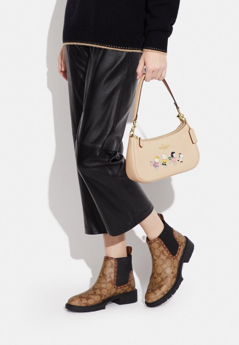 Coach X Peanuts Teri Shoulder Bag With Snoopy And Friends Motif