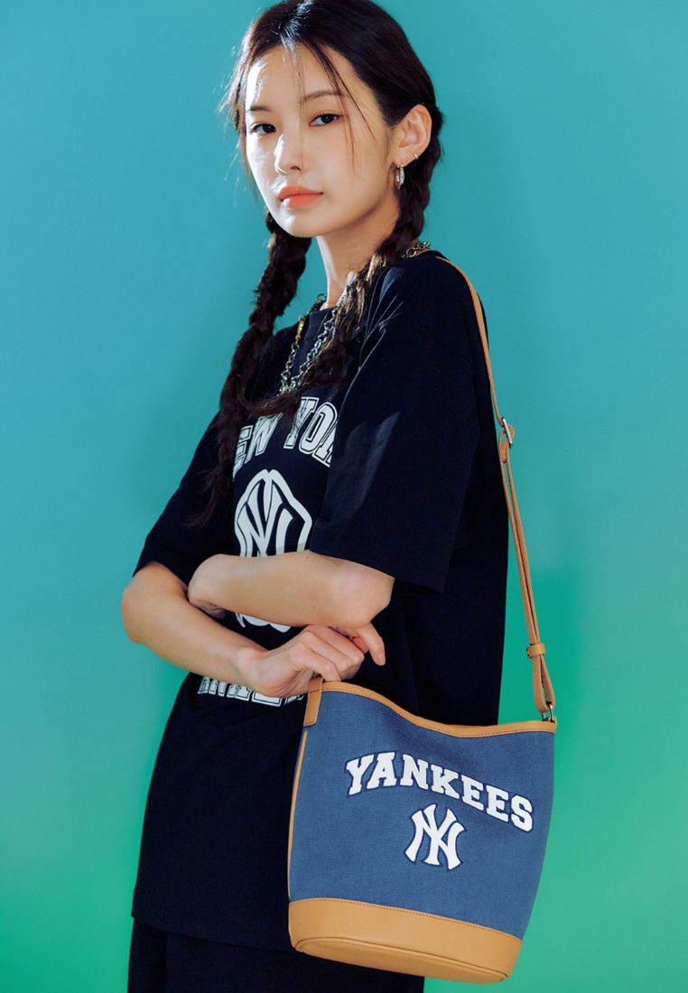 Varsity Basic Canvas Bucket Bag NEW YORK YANKEES indigo