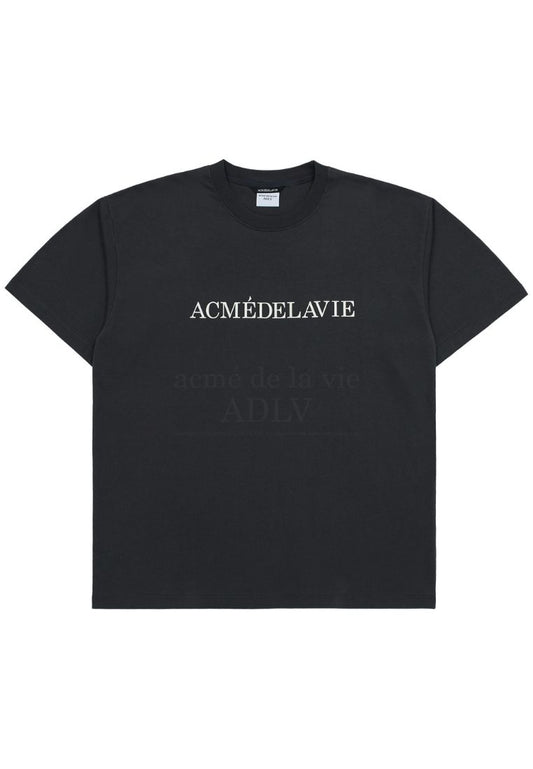 Essential Logo SEASON 2 Short Sleeve T-Shirt Charcoal
