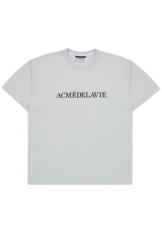 Essential Logo SEASON 2 Short Sleeve T-Shirt Grey