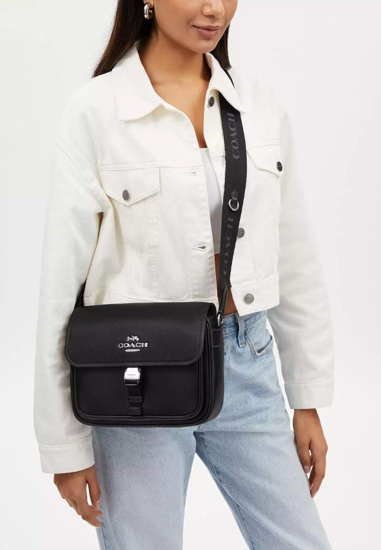 Pace Messenger Bag Black
