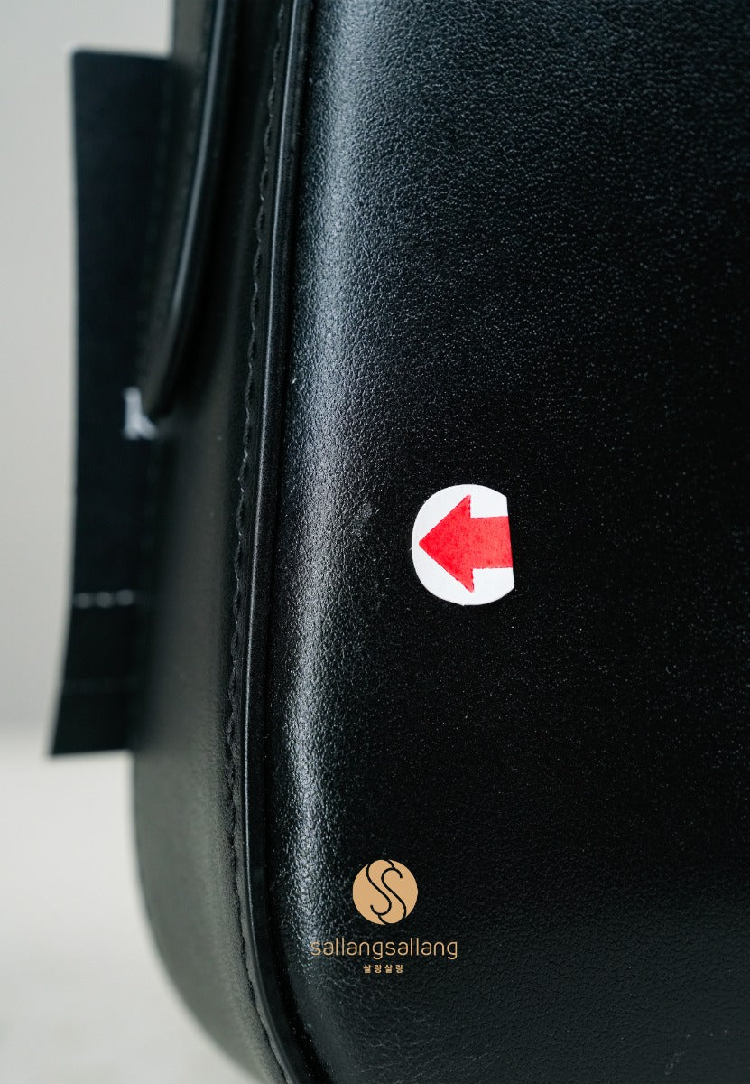 [DEFECT SALE 04] Reegan Small Shoulder Bag Black