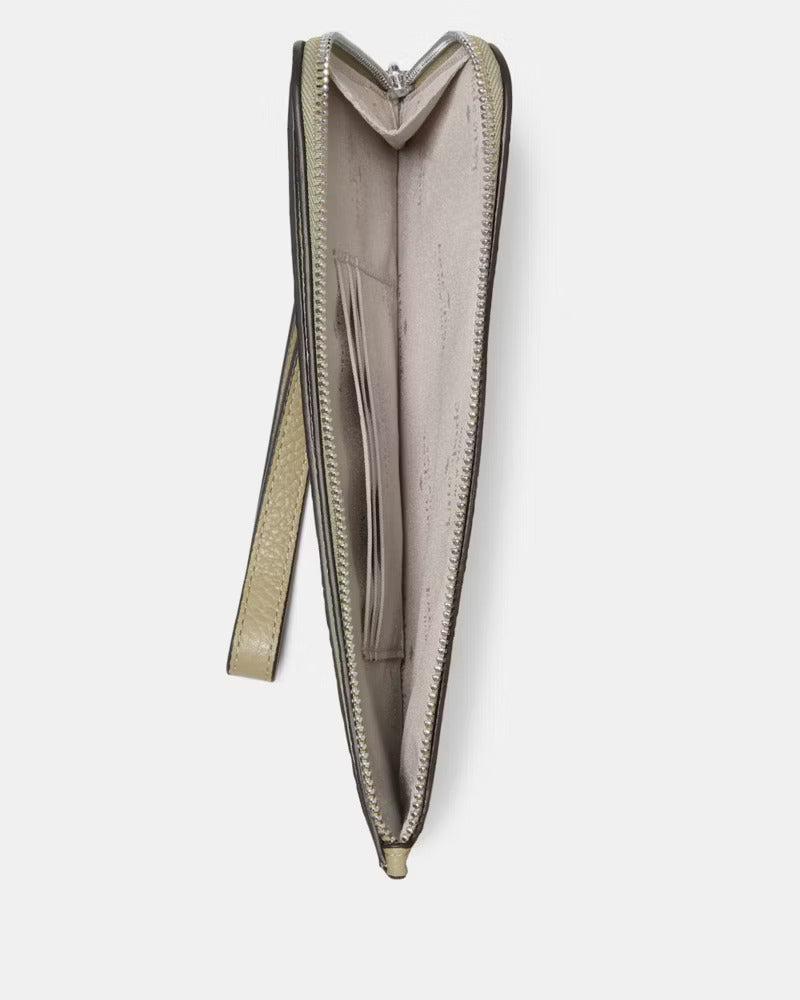Lucy Wristlet Elm