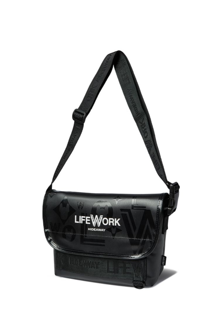 Logo Flap Top Messenger Bag Pattern Black