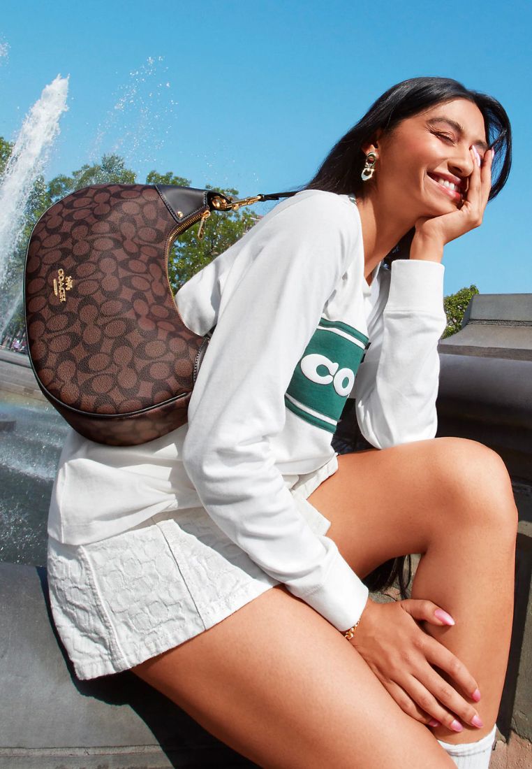 Mara Hobo In Signature Canvas Brown Black