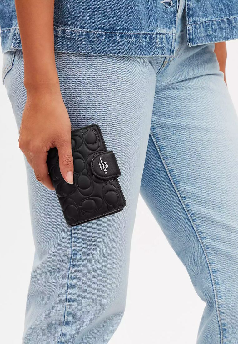 Medium Corner Zip Wallet With Signature Black
