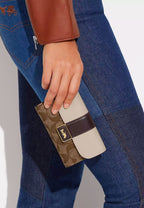 Medium Grace Wallet In Signature Canvas Light Khaki Chalk