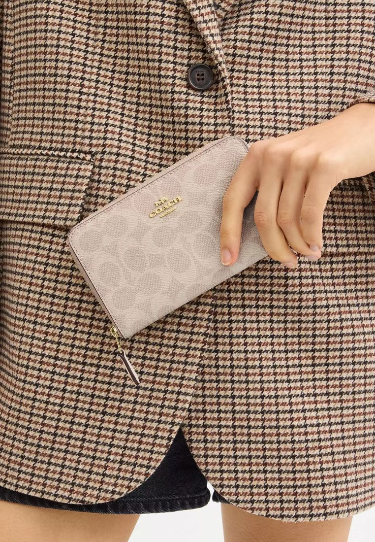 Medium Id Zip Wallet In Signature Canvas Sand Chalk