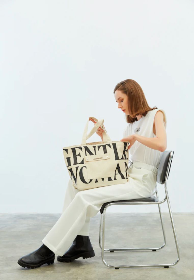 Plain Wall Tote