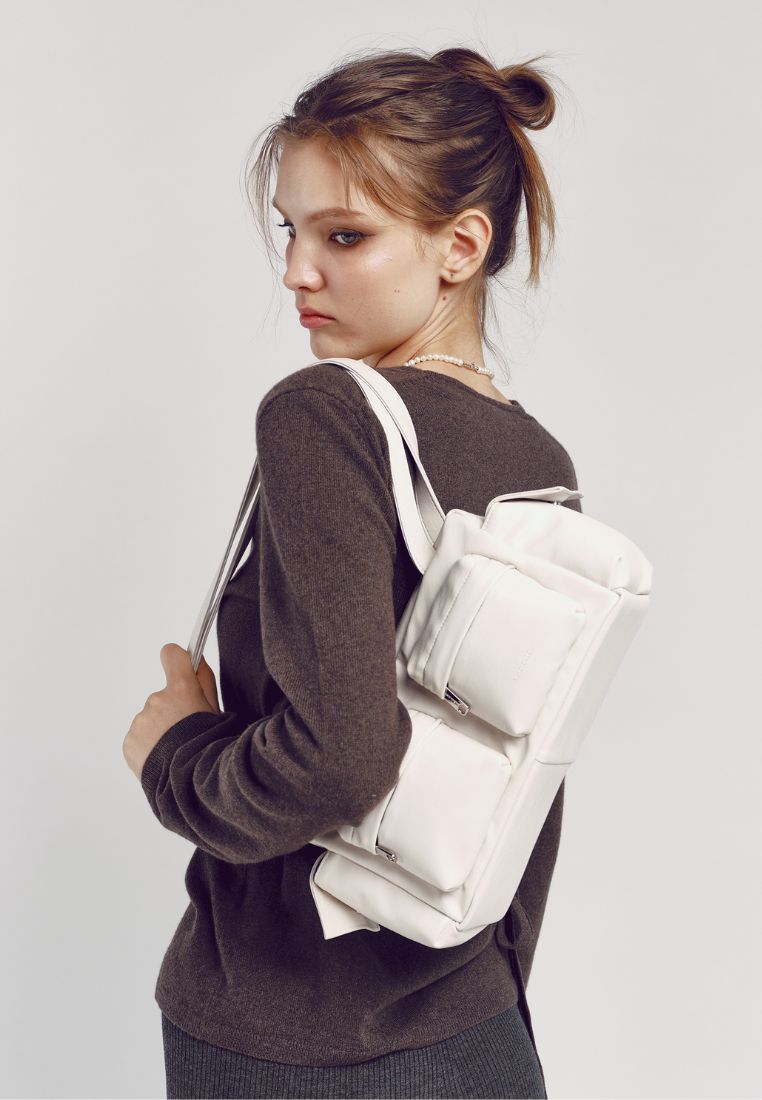 Pocket Utility Bag M Nappa Ivory