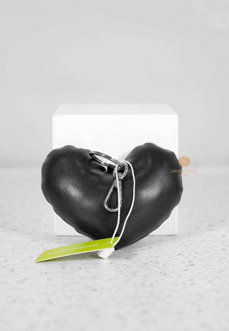 [DEFECT SALE 229] Loveyom Keychain Nappa Black