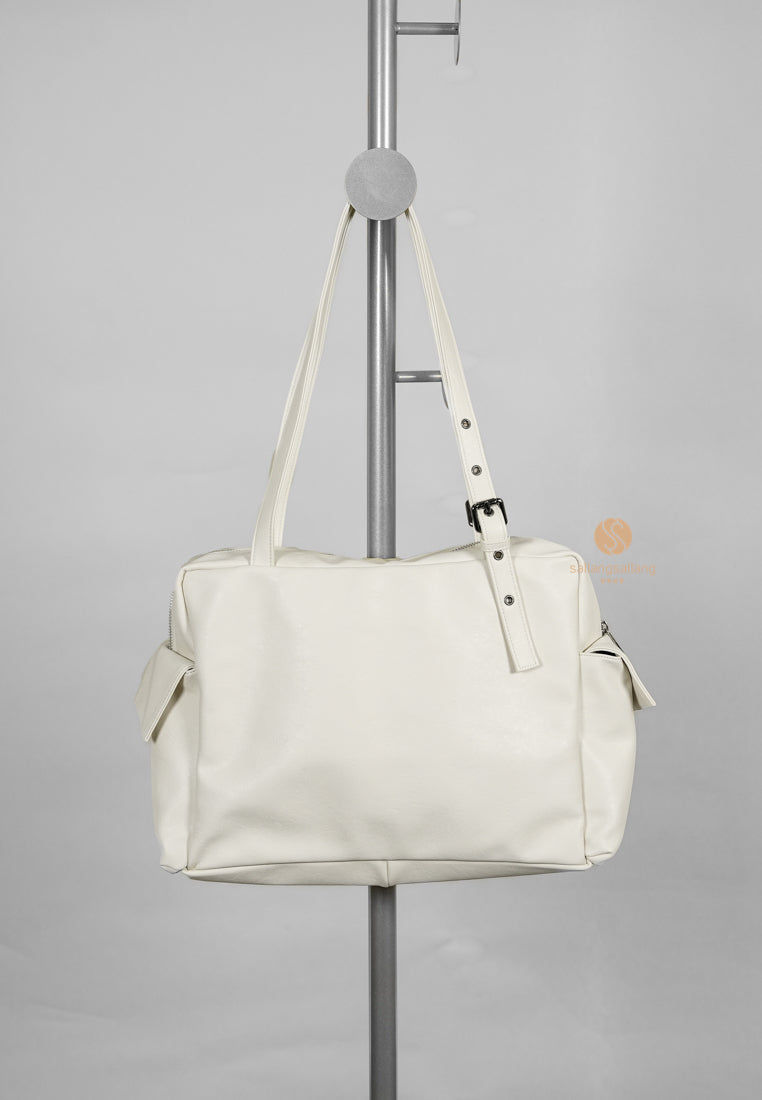 [DEFECT SALE 234] Pocket Utility Bag L Nappa Ivory