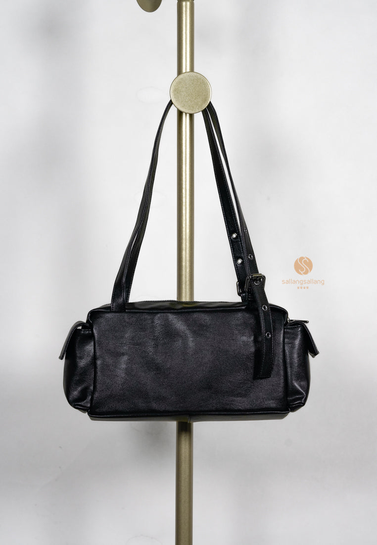 [DEFECT SALE 212] Pocket Utility Bag M - Nappa Black