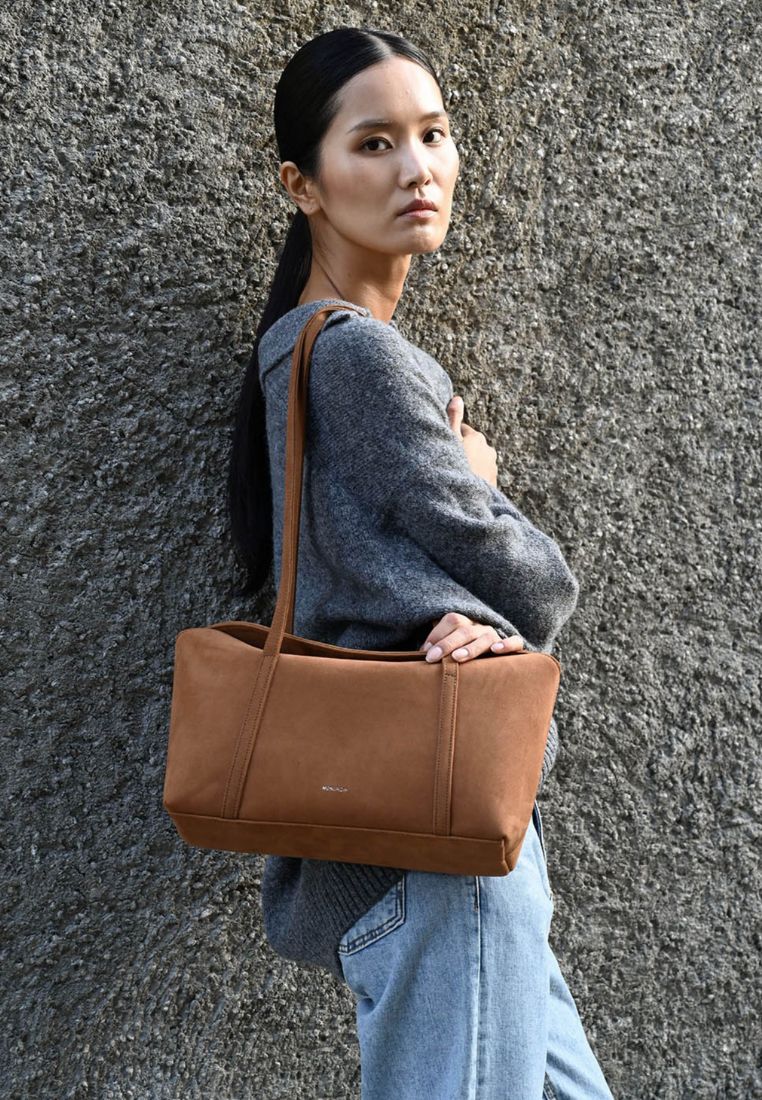 Sara Suede Camel