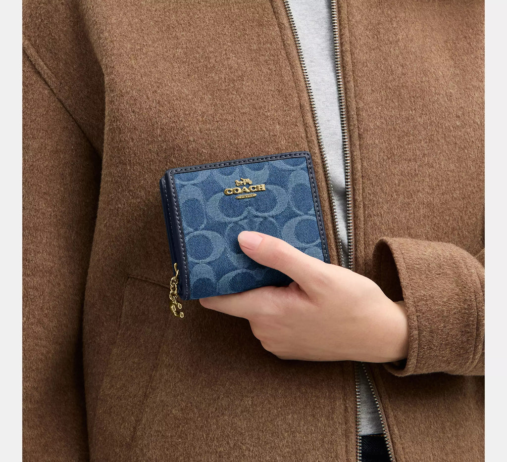 Snap Wallet In Signature Denim Gold Indigo