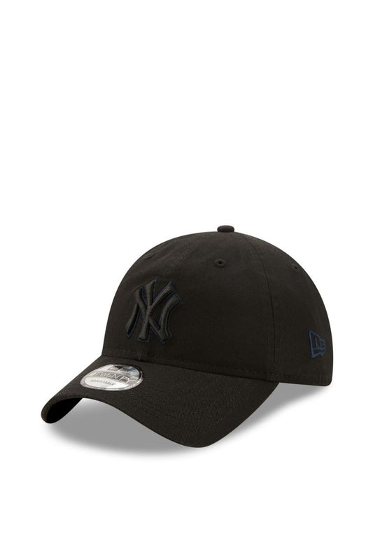 New Era Black New York Yankees Logo Core Classic 9TWENTY Adjustable Hat